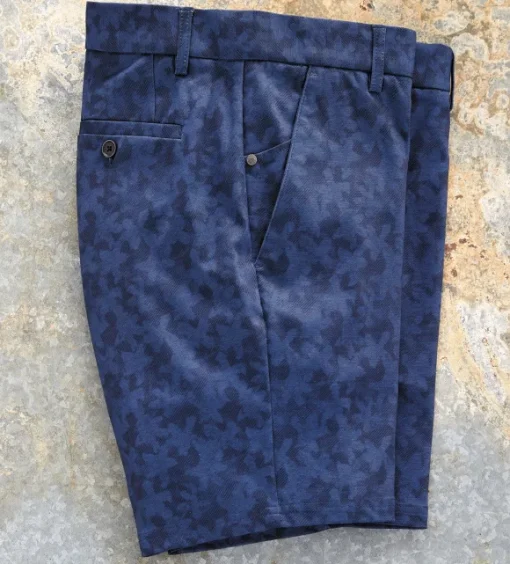 Robert Barakett Fauna Print Shorts